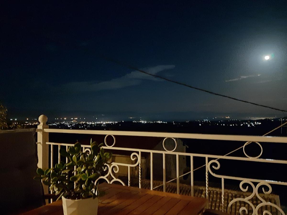 Kontis Apts Apartment Pelekas Bagian luar foto