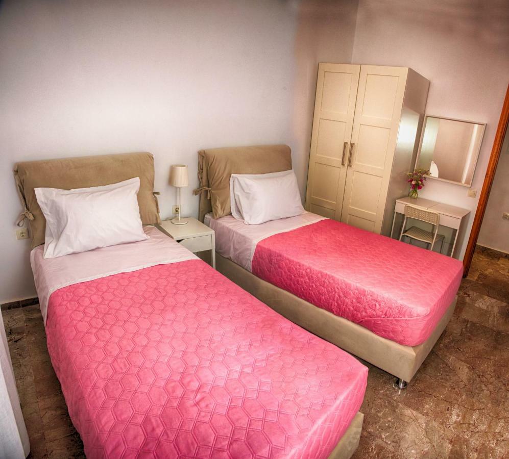 Kontis Apts Apartment Pelekas Bagian luar foto