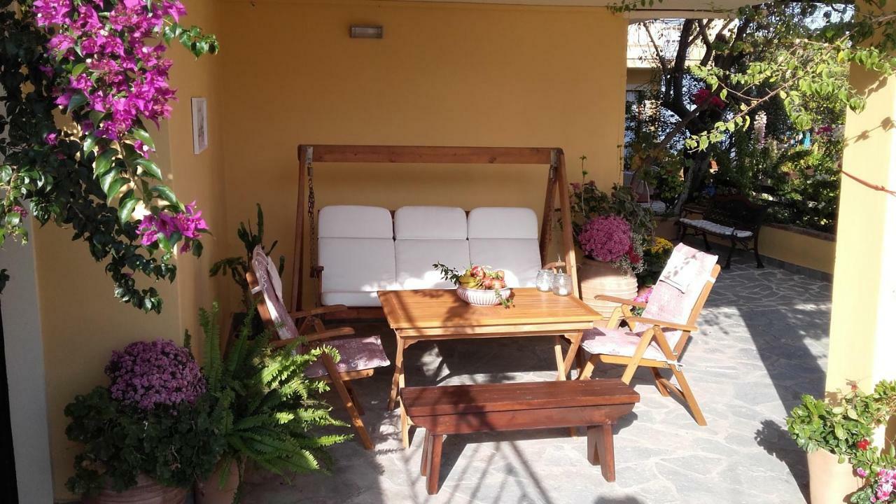 Kontis Apts Apartment Pelekas Bagian luar foto
